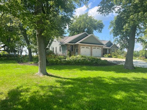 3185 N 1200 East Rd, Clifton, IL, 60927-7074 | Card Image