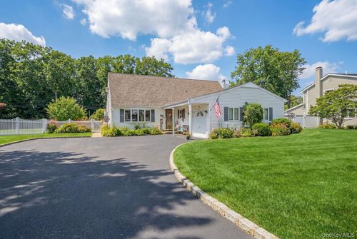 158 Spiral Rd, Holtsville, NY, 11742-2241 | Card Image