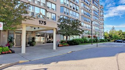 107 - 175 Cedar Ave, Condo with 2 bedrooms, 2 bathrooms and 1 parking in Richmond Hill ON | Image 2