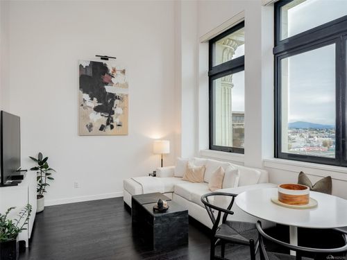 425-770 Fisgard St, Victoria, BC, V8W0B8 | Card Image