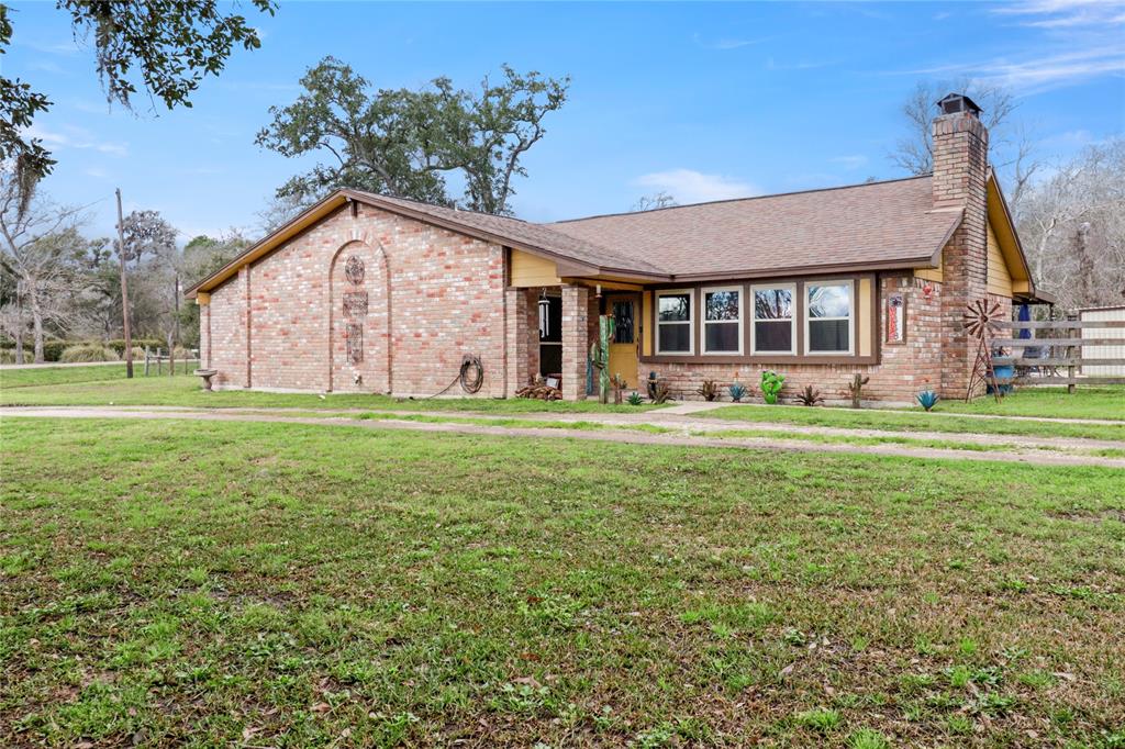 1448 County Road 201a, For Sale in Angleton Zoocasa