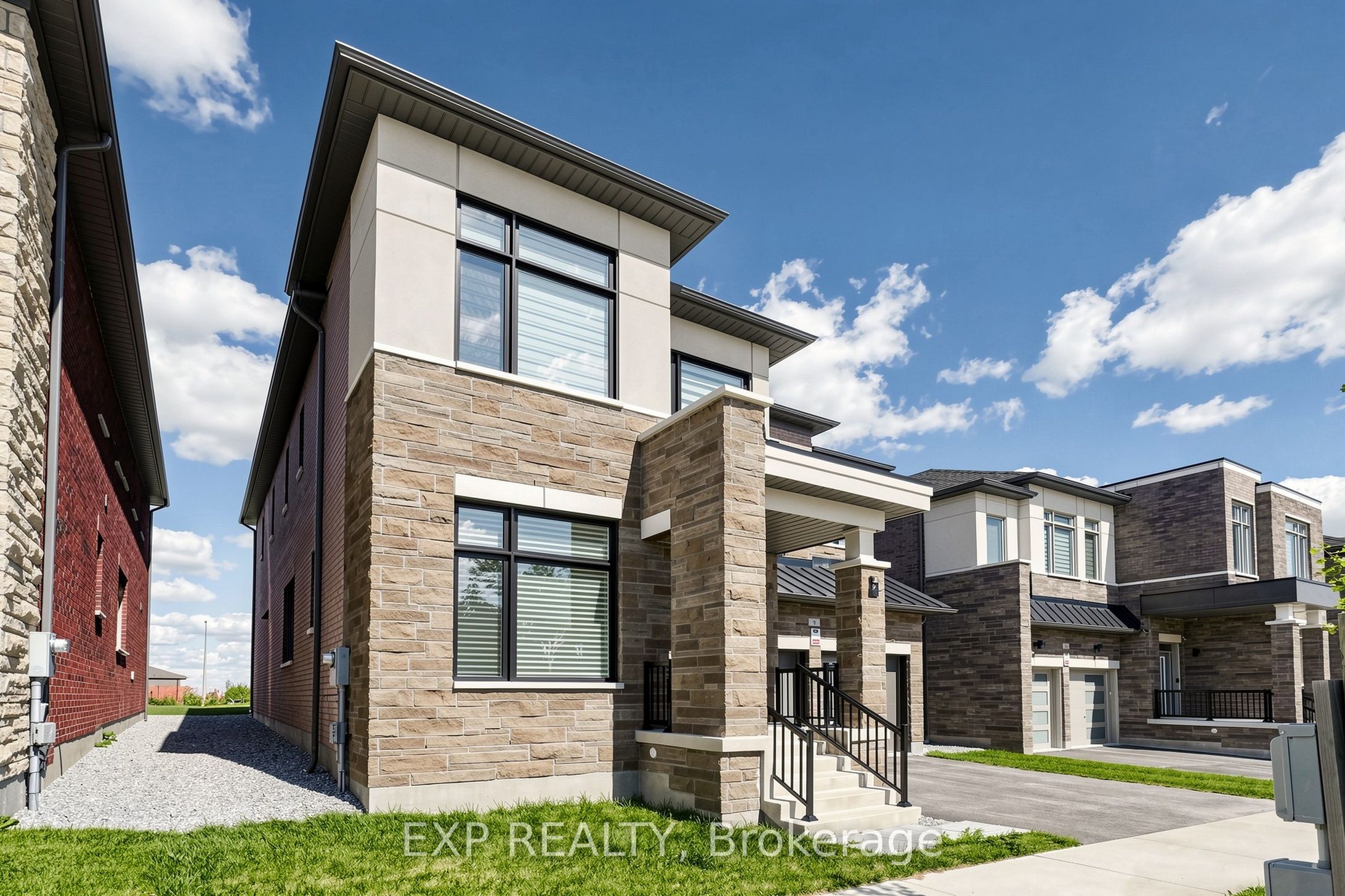 Residential in Richmond Hill 2