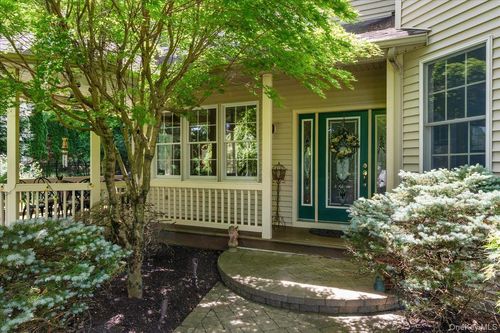 32 Somerset Ln, Warwick, NY, 10990-2463 | Card Image