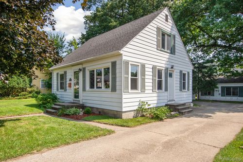 2235 Maddy Ln, Keego Harbor, MI, 48320-1465 | Card Image