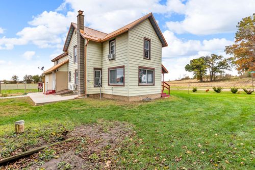 981 28 Mile Rd, Litchfield, MI, 49252-9518 | Card Image