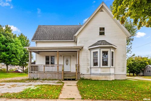 115 W Chestnut St, Washburn, IL, 61570-9476 | Card Image