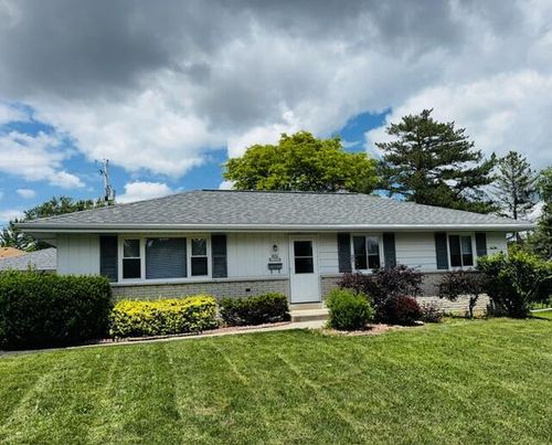 N92W17274 Forest Drive, Menomonee Falls, WI, 53051 | Card Image