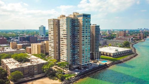 24e-6301 N Sheridan Rd, Chicago, IL, 60660-1772 | Card Image