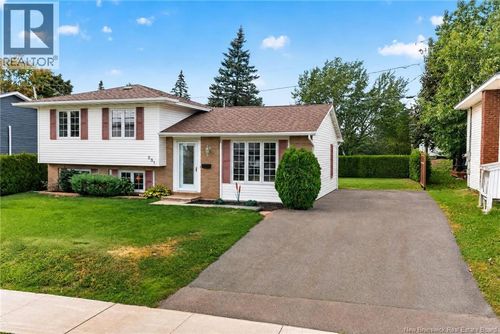 251 Hennessey Rd, House with 3 bedrooms, 2 bathrooms and null parking in Moncton NB | Card Image