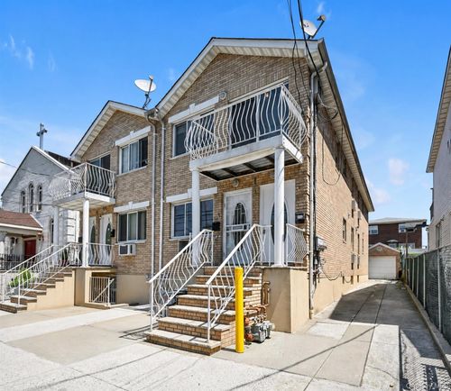 20-13 124th St, College Point, NY, 11356-2217 | Card Image