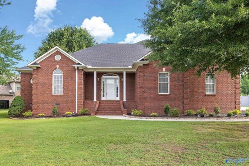 1507 Crown Pointe Dr Ne, Hartselle, AL, 35640-6218 | Card Image
