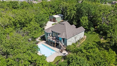 17105 Bo Cir, Tonganoxie, KS, 66086-3326 | Card Image