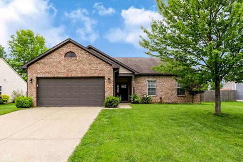 755 Booneway Ln, Bargersville, IN, 46106-8464 | Card Image