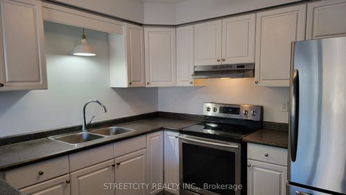 15 Sandra Rd, London, ON, N5V4X5 | Card Image