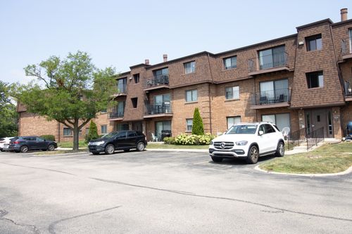 f-608 Cobblestone Cir, Glenview, IL, 60025-3833 | Card Image