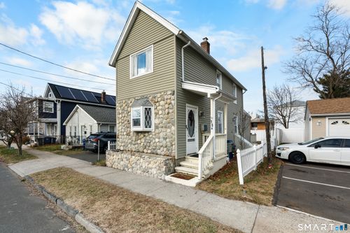 15 California St, West Haven, CT, 06516-6112 | Card Image
