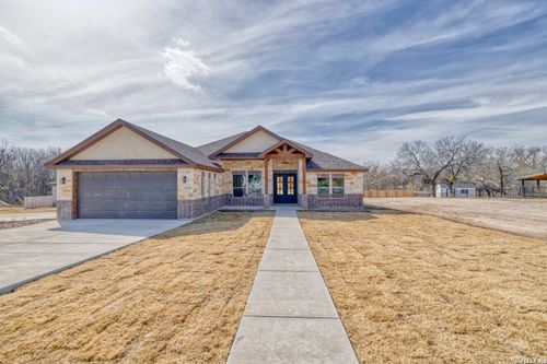 239 Country Club Ln, Uvalde, TX, 78801-5706 | Card Image