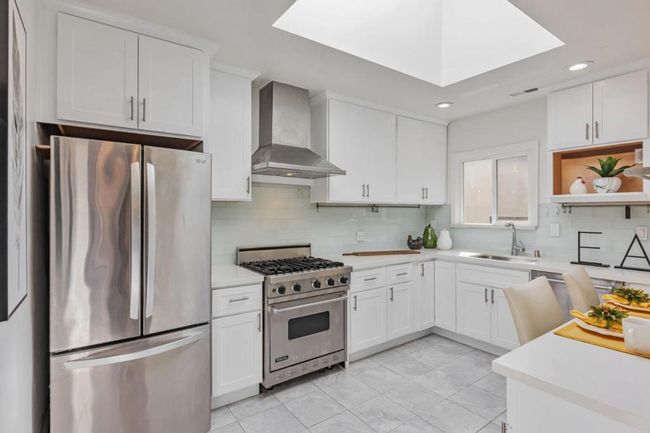 2328 Le Conte Ave, Condo with 3 bedrooms, 2 bathrooms and 2 parking in Berkeley CA | Image 11