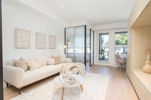319-2471 St George St, Vancouver, BC, V5T0L8 | Card Image