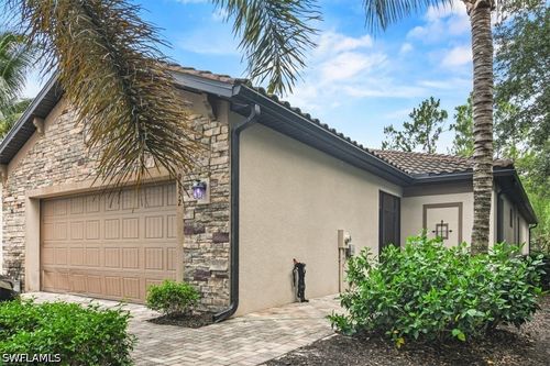 9052 Glenforest Dr, NAPLES, FL, 34120-5342 | Card Image