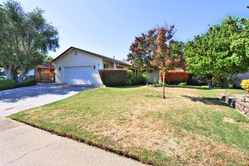 8645 Fallbrook Way, Sacramento, CA, 95826-3109 | Card Image