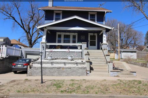 911 32nd St, Sioux City, IA, 51104-2713 | Card Image