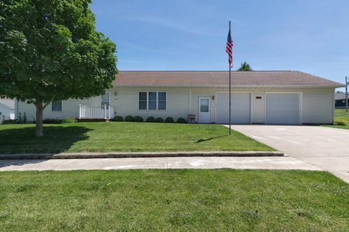 706 5th St., Parkersburg, IA, 50665 | Card Image