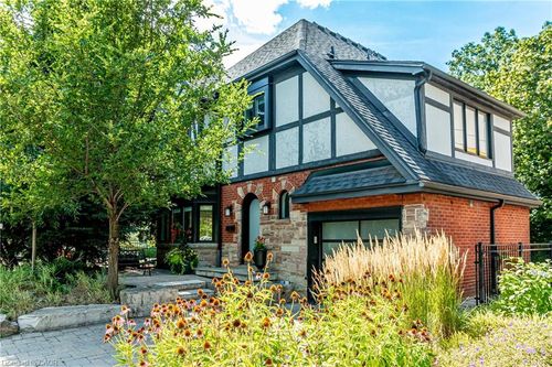 3 Oakwood Pl, Hamilton, ON, L8S4C9 | Card Image