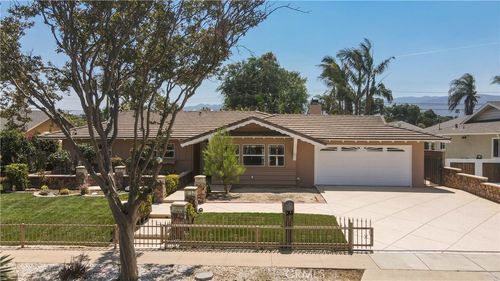 970 W Kendall St, Corona, CA, 92882-4027 | Card Image