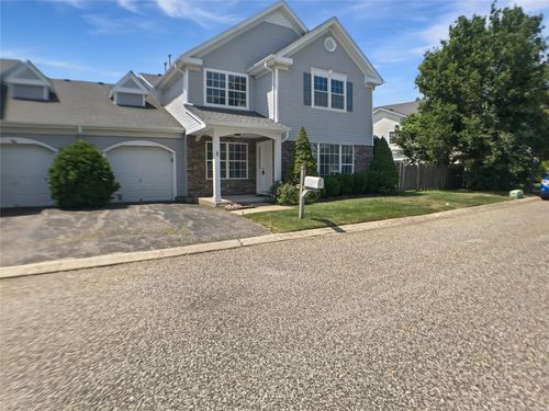 5 Lori Ln, Middle Island, NY, 11953-3023 | Card Image