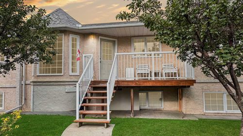 808 1 St Nw, Sundre, AB, T0M1X0 | Card Image