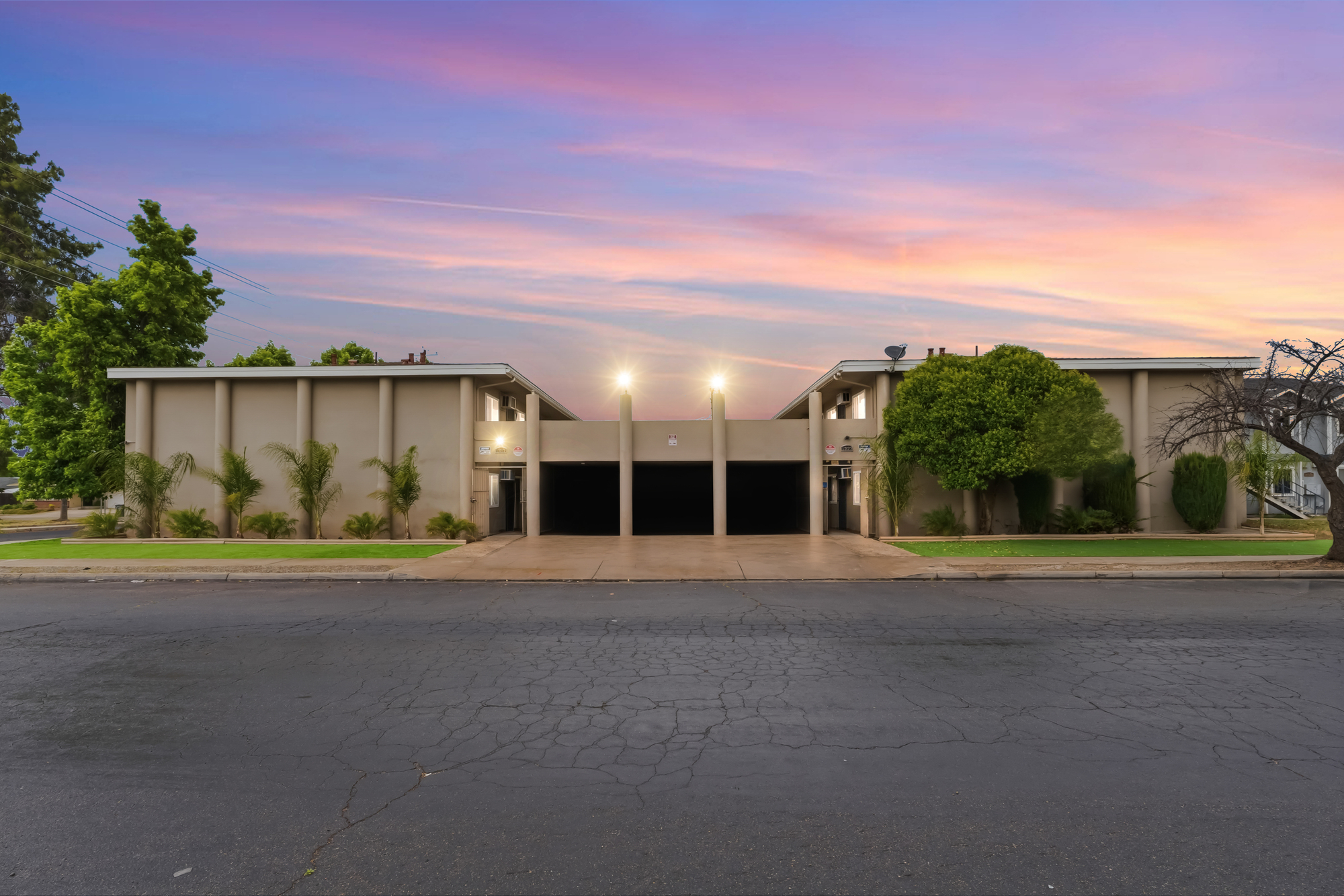 1312 East Bulldog Ln, Fresno, CA 93710