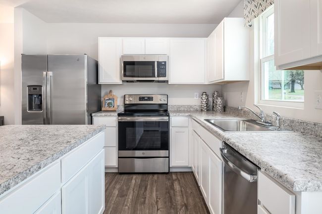 7 White Birch Rd, House other with 4 bedrooms, 3 bathrooms and null parking in WAYNESBORO VA | Image 4