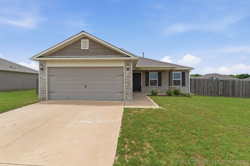 10724 N 101st Ave E, Owasso, OK, 74055 | Card Image