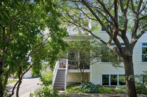 2433 Columbus Ct, Minneapolis, MN, 55404-3724 | Card Image