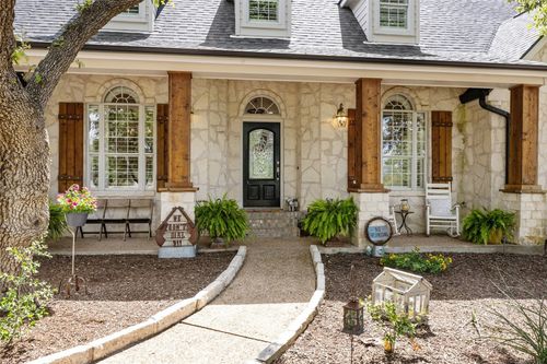 211 Heritage Dr, Austin, TX, 78737-2605 | Card Image