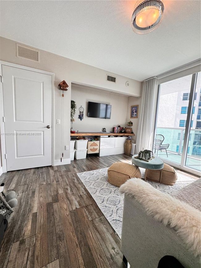 APT-908S - 2681 N Flamingo Rd, Condo with 3 bedrooms, 3 bathrooms and null parking in Sunrise FL | Image 32