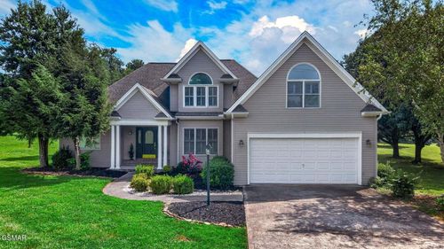 232 Battlefield Dr, Dandridge, TN, 37725-4318 | Card Image