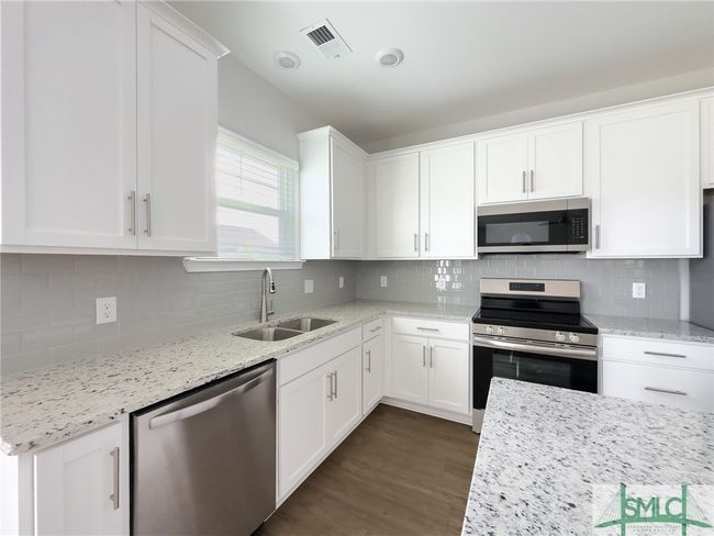 117 Fenway St, House other with 5 bedrooms, 3 bathrooms and null parking in Savannah GA | Image 8