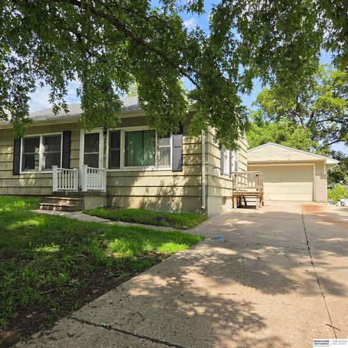 709 N 77th Ave, Omaha, NE, 68114-3009 | Card Image