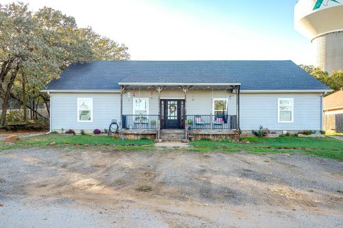 428 Gail Dr, Kennedale, TX, 76060-3612 | Card Image