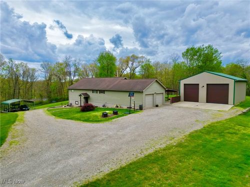 8175 Gills Hollow Rd, Roseville, OH, 43777-9762 | Card Image