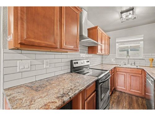 f-f11-225 E 8th Ave, Longmont, CO, 80504-4655 | Card Image