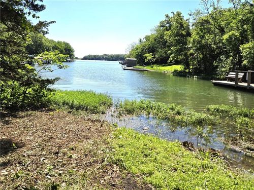 405 W Sugar Lake Dr, Mound City, KS, 66056-6316 | Card Image