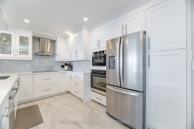 1106 - 442 Maple Ave, Condo with 3 bedrooms, 2 bathrooms and null parking in Burlington ON | Image 18