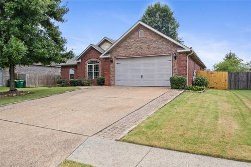 1021 Walker St, Centerton, AR, 72719-9524 | Card Image