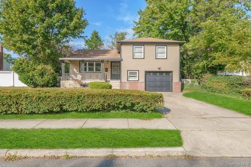 20 Ford Drive S, Oyster Bay, NY, 11758 | Card Image