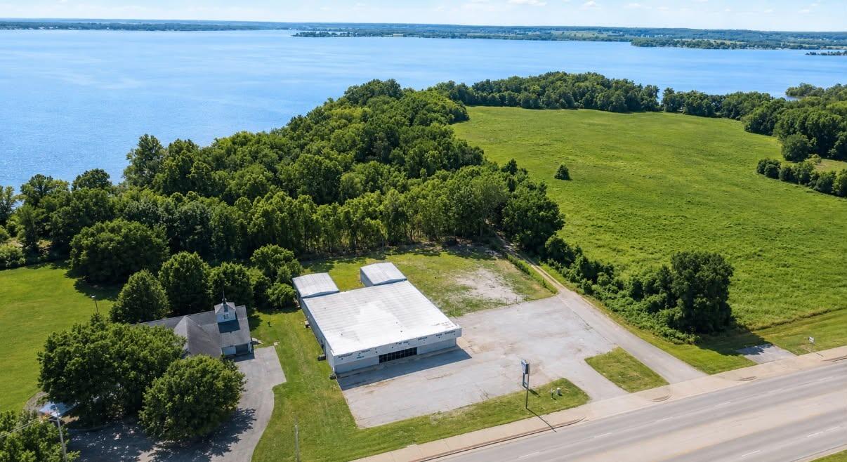 Commercial Sale in Grove 5