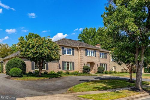 6305 Dunaway Ct, MCLEAN, VA, 22101-2205 | Card Image