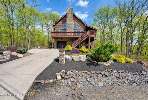 2 Quapaw Dr, Hazle Township, PA, 18202-9578 | Card Image